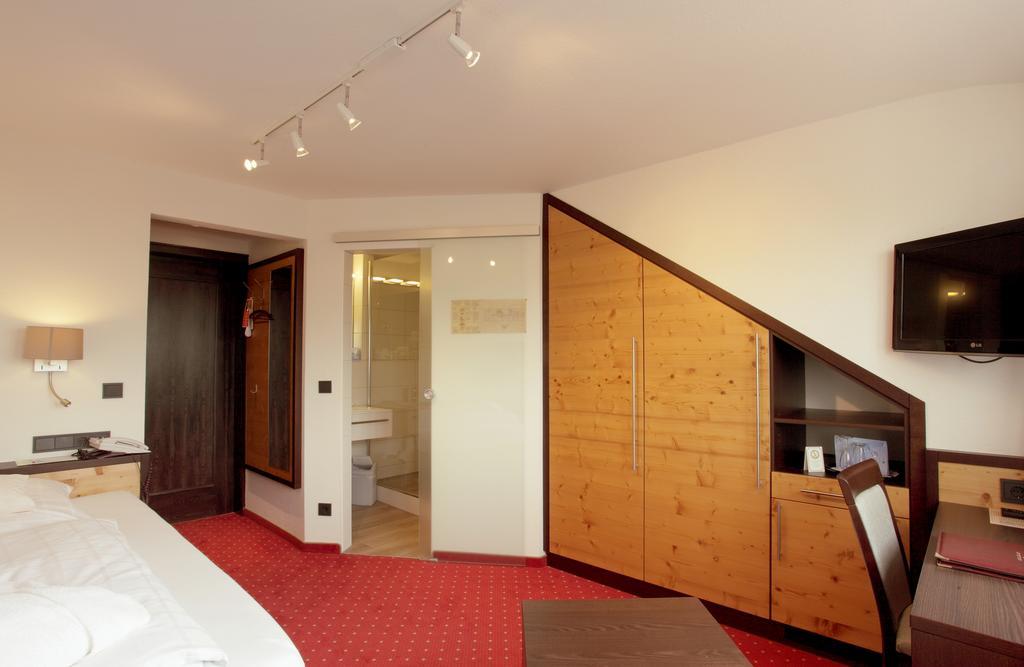 Single Room without balcony,267509761:JPEG